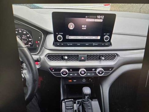 Used 2023 Acura Integra image 9