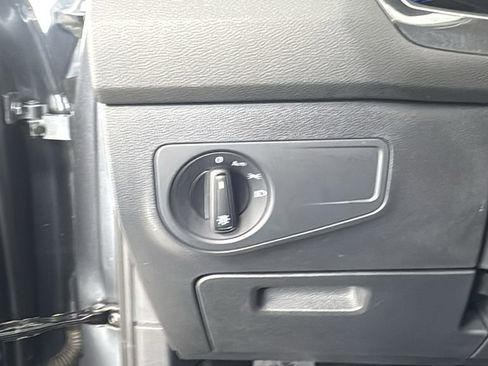 Used 2024 Volkswagen Tiguan S image 34