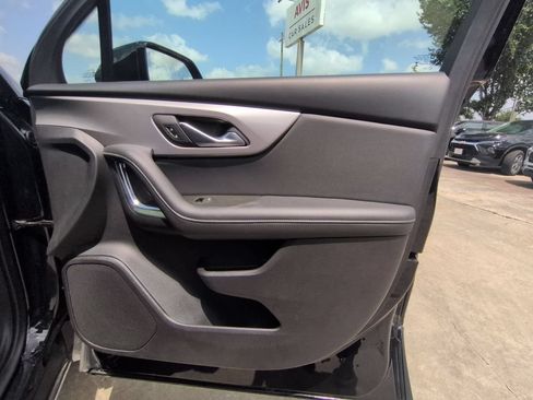 Used 2025 Chevrolet Blazer LT AWD/4WD image 32