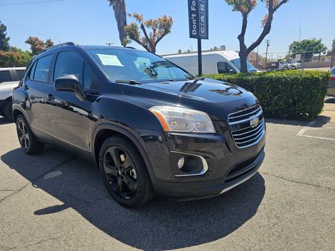 Used 2016 Chevrolet Trax LTZ w/ Midnight Edition FWD image 3