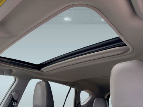 Used 2015 Toyota RAV4 XLE image 16