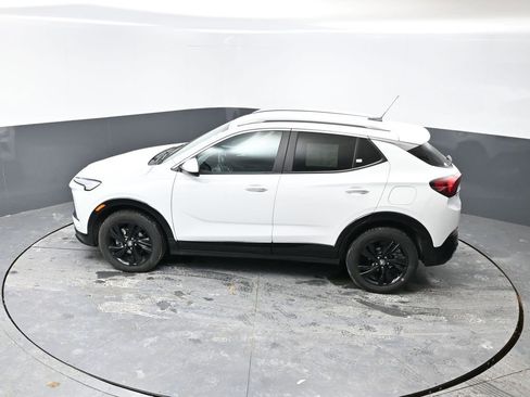 Used 2024 Buick Encore GX Sport Touring image 41