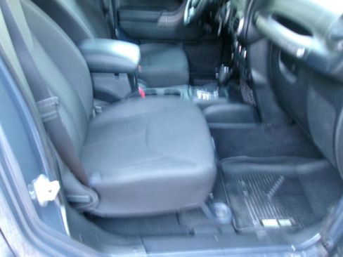 Used 2016 Jeep Wrangler Unlimited Sport image 6