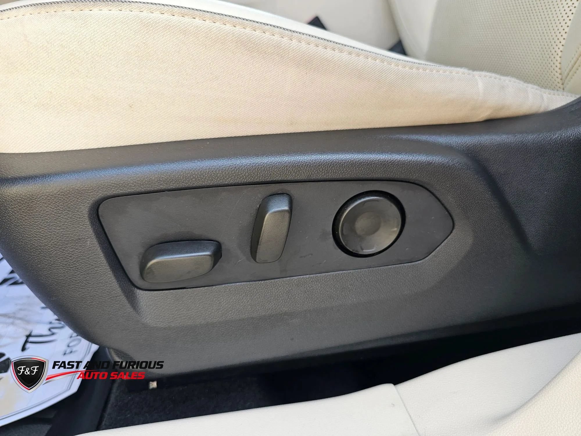 Used 2021 Buick Envision Essence AWD/4WD image 13