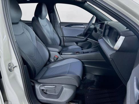 New 2026 Volkswagen Tiguan SE R-Line AWD/4WD image 28