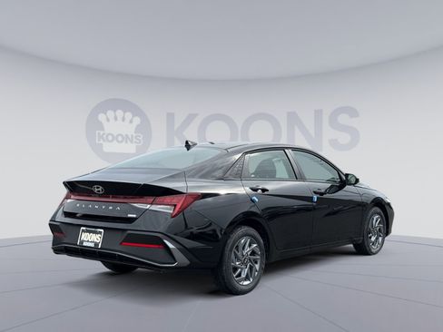 New 2026 Hyundai Elantra Blue image 7