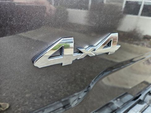 Used 2017 Toyota Tundra SR5 w/ SR5 Upgrade Package image 28