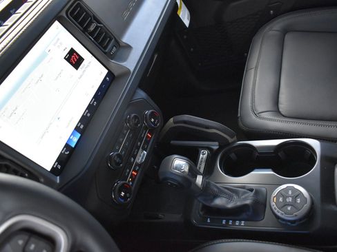 New 2025 Ford Bronco Badlands image 21