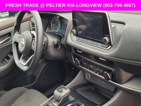 Used 2023 Nissan Rogue SV FWD image 11