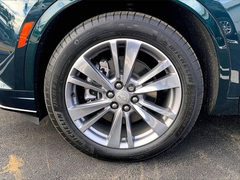 Used 2025 Cadillac XT6 Premium Luxury image 13