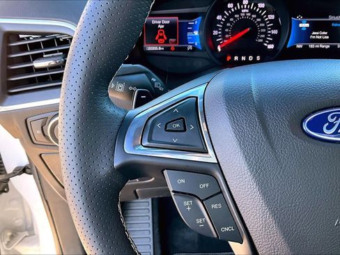 Used 2023 Ford Edge ST image 23