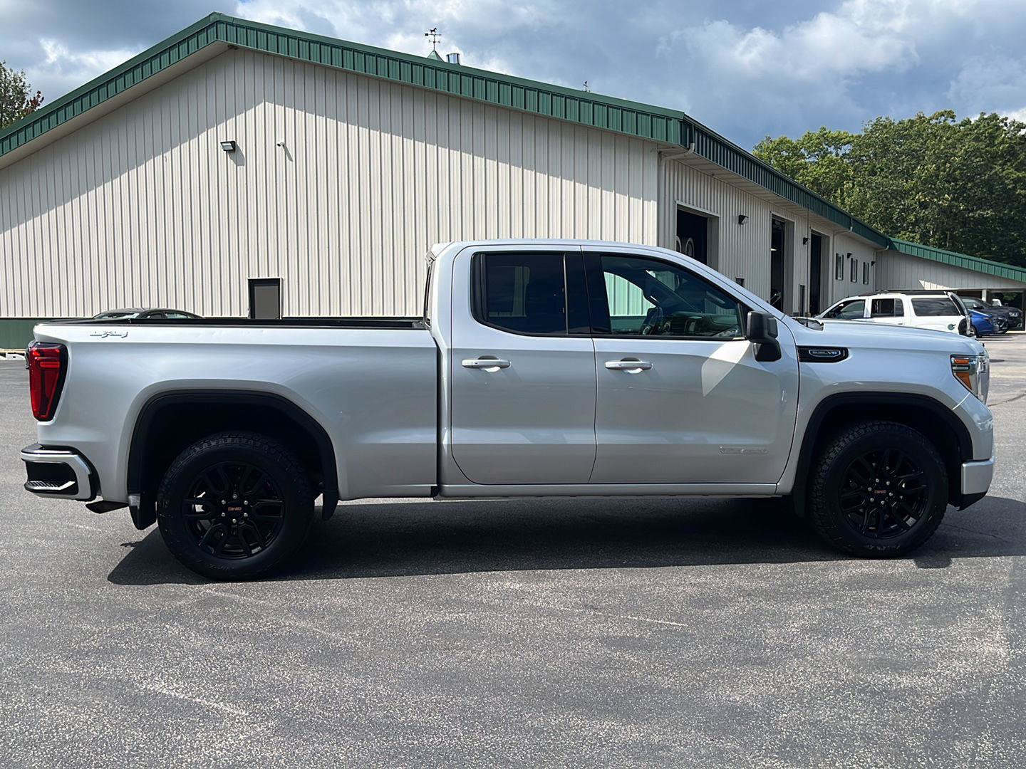Certified 2020 GMC Sierra 1500 Elevation w/ Elevation Value Package AWD/4WD image 6