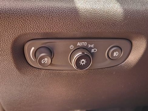 Used 2020 Chevrolet Traverse LT FWD image 20