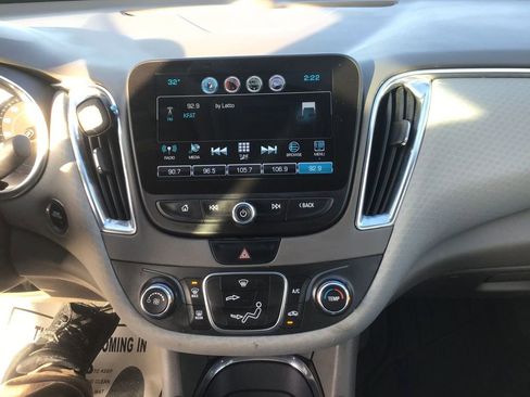 Used 2016 Chevrolet Malibu LT image 14