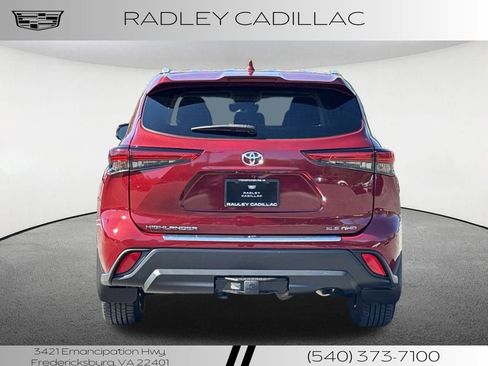 Used 2022 Toyota Highlander XLE image 4