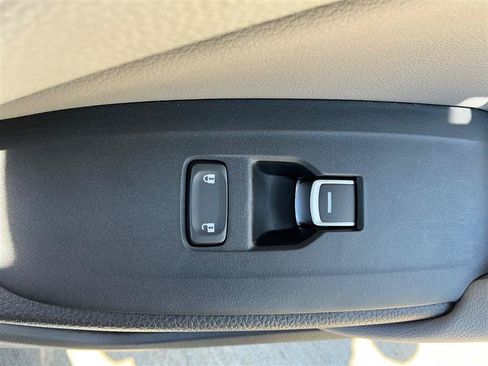 Used 2018 Honda Accord Touring image 30