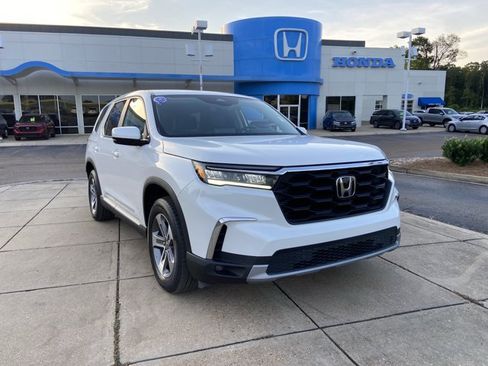 Used 2025 Honda Pilot EX-L image 2