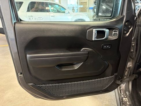 Used 2026 Jeep Gladiator Mojave AWD/4WD image 24