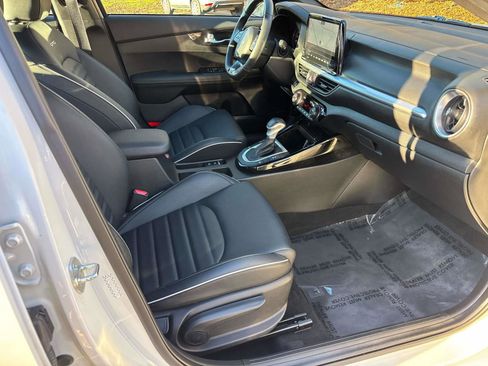 Used 2023 Kia Forte GT-Line w/ GT-Line Premium Package image 18