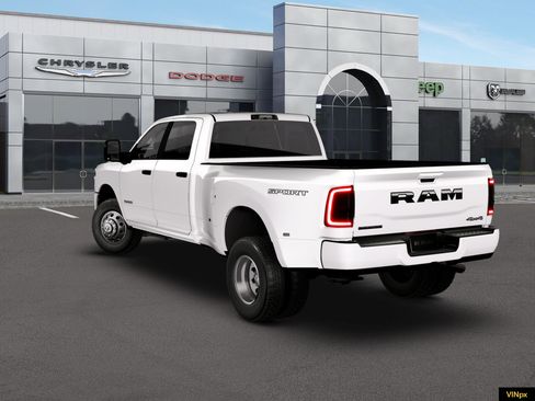 New 2026 RAM 3500 Big Horn AWD/4WD image 5
