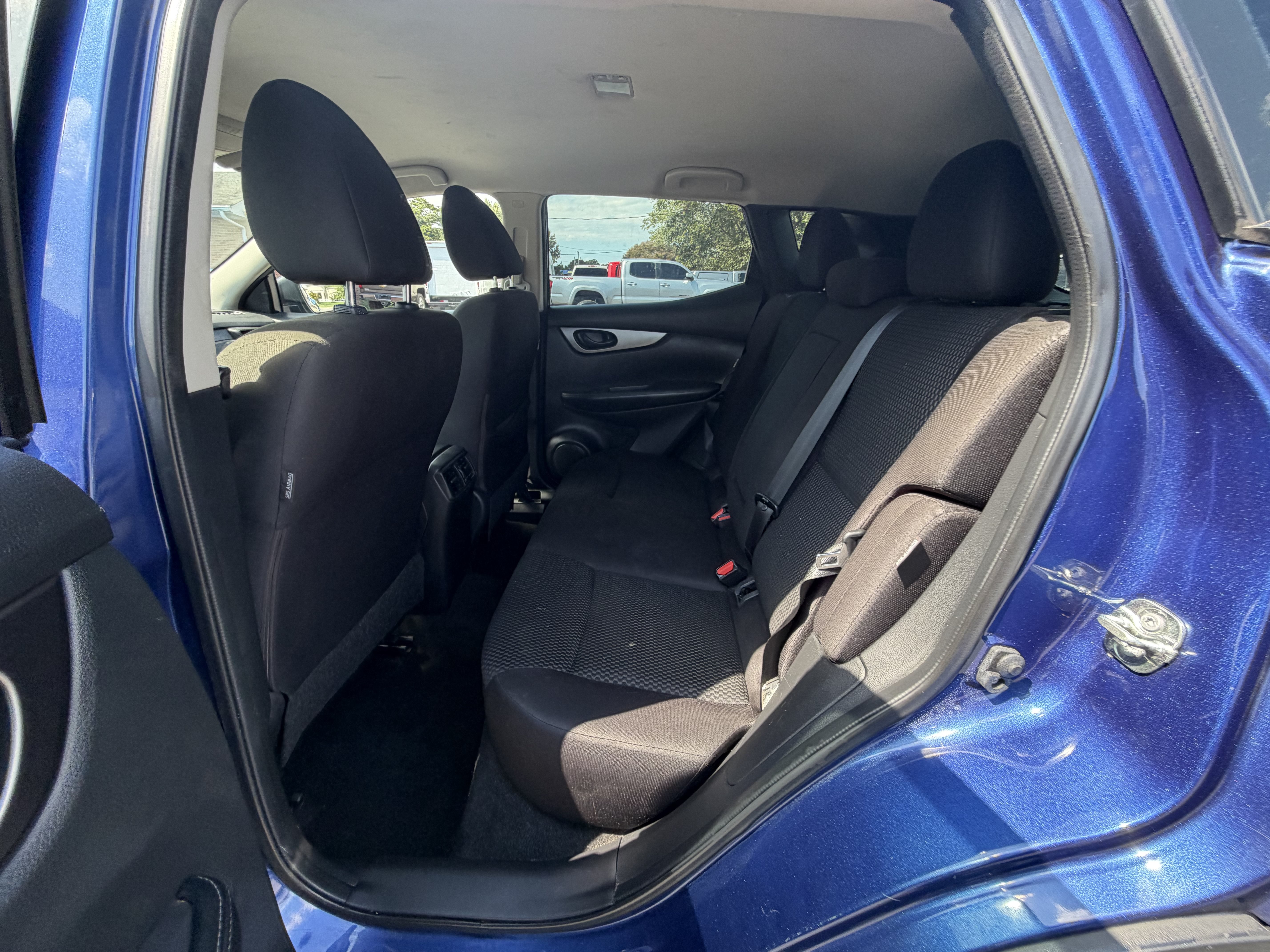 Used 2021 Nissan Rogue Sport S FWD image 11