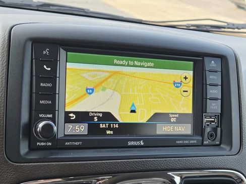 Used 2015 Chrysler Town & Country Touring FWD image 25
