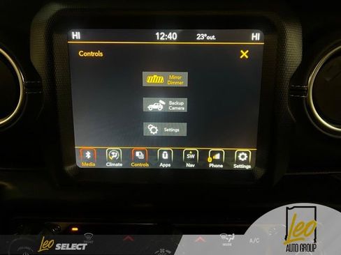 Used 2022 Jeep Wrangler Unlimited Sahara w/ Safety Group AWD/4WD image 20