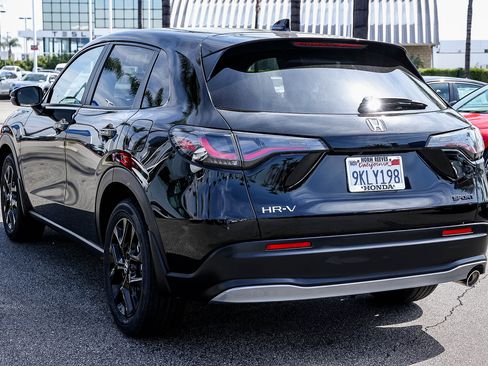 Used 2024 Honda HR-V Sport image 4