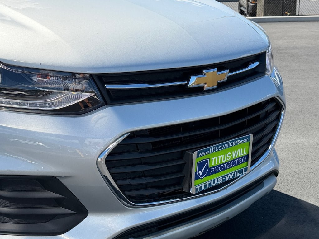 Used 2022 Chevrolet Trax LT w/ LT Convenience Package AWD/4WD image 35