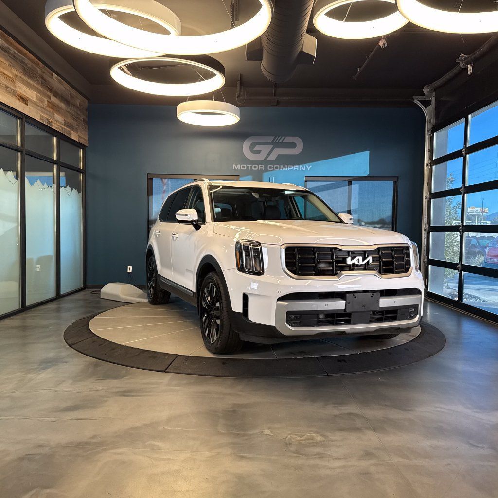 Used 2024 Kia Telluride SX Prestige w/ Towing Package AWD/4WD image 1