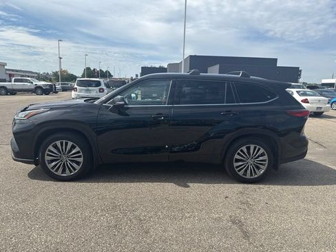 Used 2021 Toyota Highlander Limited AWD/4WD image 4