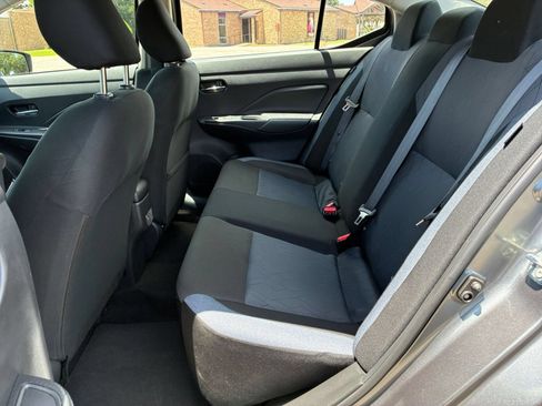 Used 2025 Nissan Versa SV FWD image 19