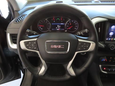 Used 2024 GMC Terrain SLT image 16