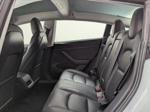 Used 2023 Tesla Model 3 Standard Range image 16