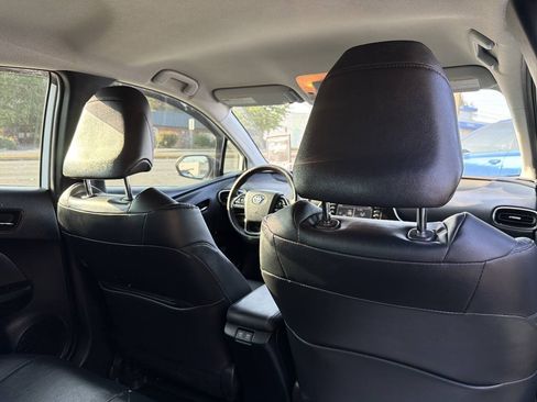 Used 2022 Toyota Prius AWD image 23