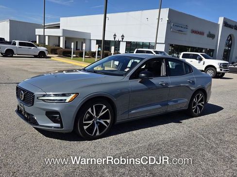 Used 2024 Volvo S60 B5 Core FWD image 3