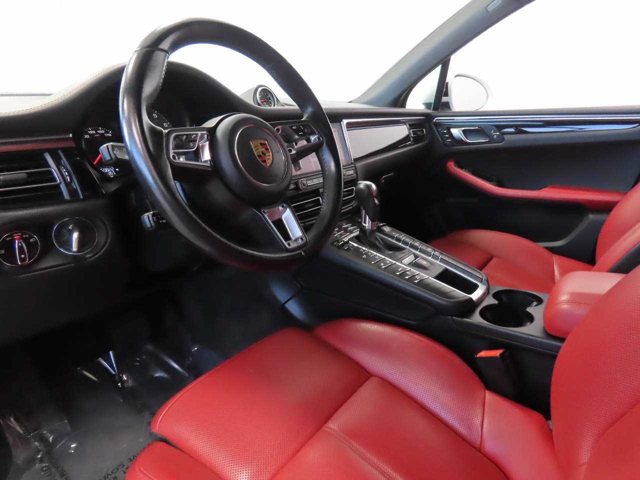 Used 2021 Porsche Macan S AWD/4WD image 8