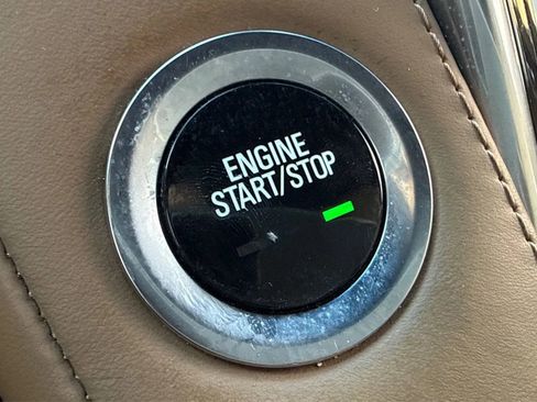 Used 2017 Cadillac Escalade Platinum RWD image 31