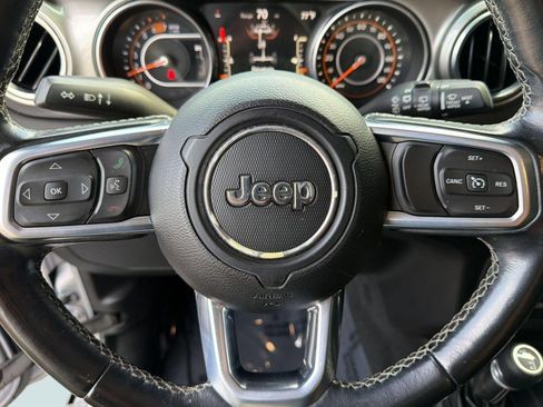 Used 2020 Jeep Wrangler Unlimited Sahara AWD/4WD image 11