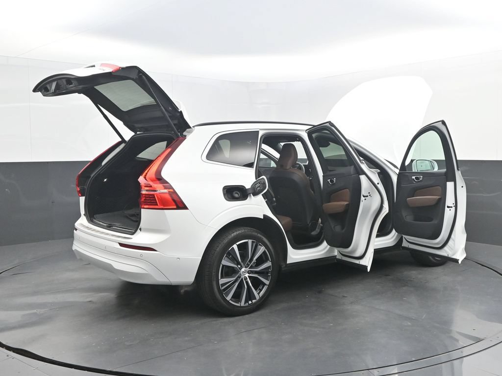 Certified 2022 Volvo XC60 B5 Momentum w/ Advanced Package FWD image 38