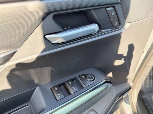 New 2026 GMC Acadia AT4 image 18