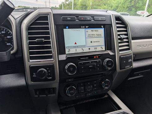 Used 2017 Ford F250 Lariat w/ Lariat Value Package AWD/4WD image 14