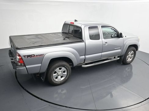 Used 2015 Toyota Tacoma 4x4 Access Cab V6 w/ TRD Sport Package image 27