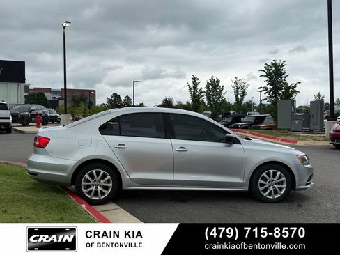 Used 2015 Volkswagen Jetta SE FWD image 8