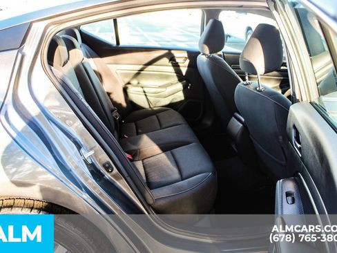 Used 2024 Nissan Altima 2.5 SV image 18