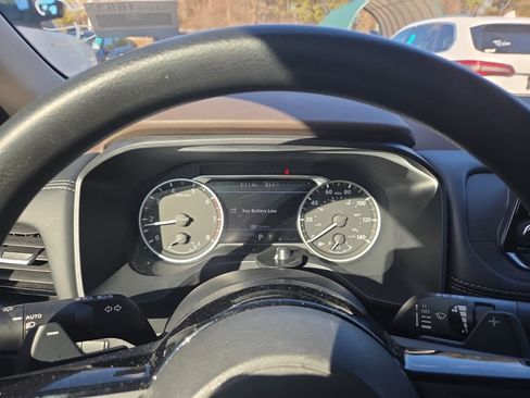 Used 2022 Nissan Rogue SV image 10