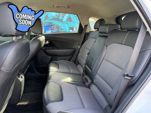 Used 2022 Kia Niro EX FWD image 15