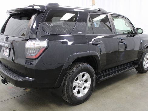 Used 2021 Toyota 4Runner SR5 image 5