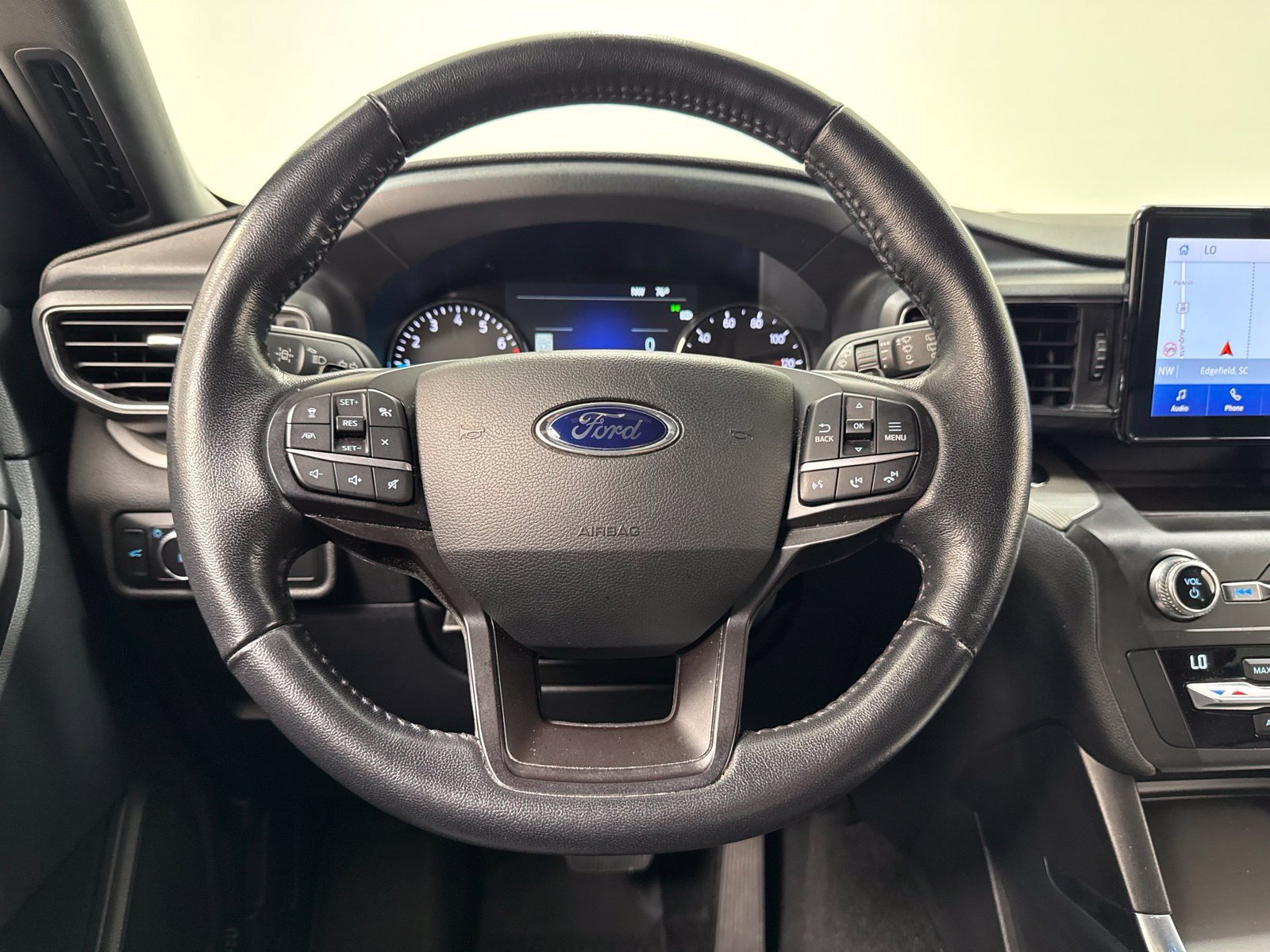 Used 2020 Ford Explorer XLT w/ Equipment Group 202A AWD/4WD image 22
