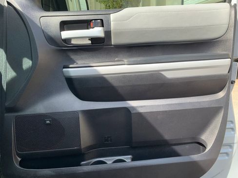 Used 2020 Toyota Tundra Limited w/ Limited Premium Package image 34